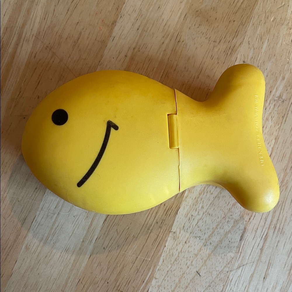 Goldfish Portable Lunch and Snack Container